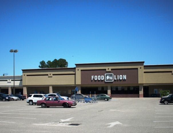 Food Lion Marion Front of Store Latest Picture Cropped